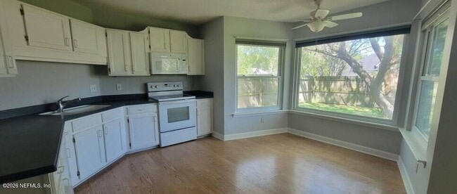 Foto del edificio - 540 Timbercrest Ln