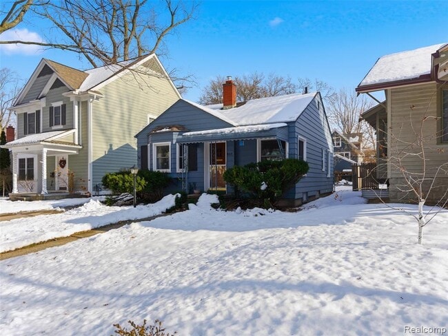 Building Photo - 922 N Maple Ave