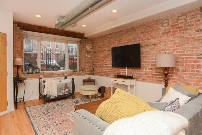 Foto del edificio - 1723 W Erie St