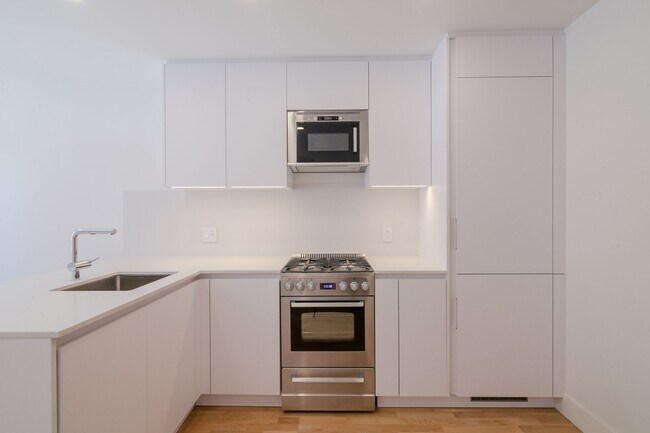 Photo du bâtiment - 4585 Av. Dupuis