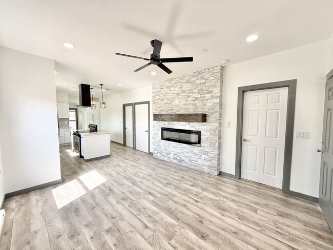 Building Photo - 1839-1839 E 4th St