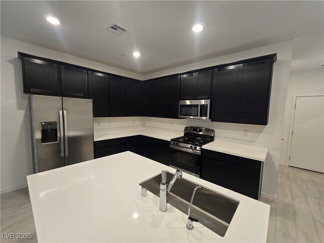 Building Photo - 375 Powell Crst Dr