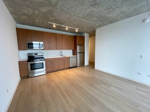 Building Photo - 1354 S Wabash Ave