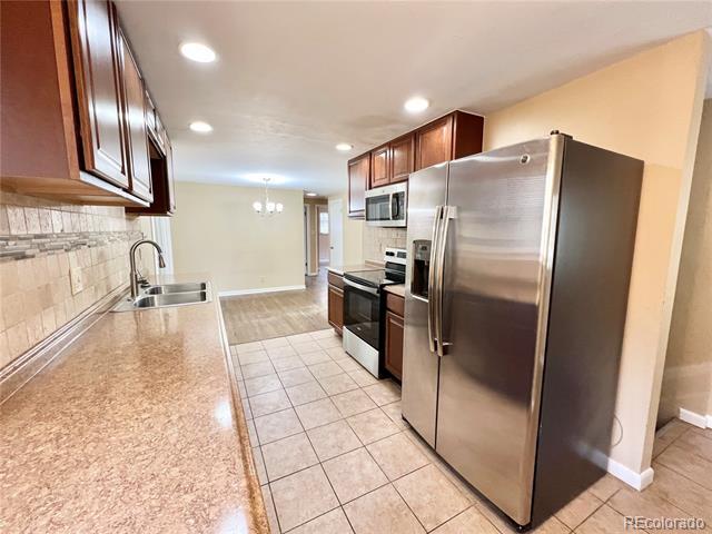 Building Photo - 2675 S Josephine St