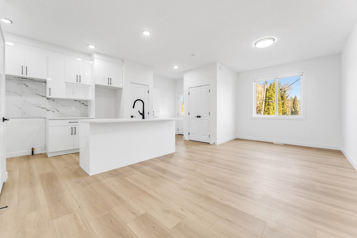 Primary Photo - 10631-148 148 St NW