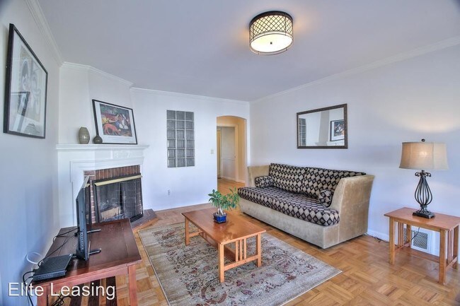 Building Photo - 2 br, 1 bath Apartment - 875 36th Avenue