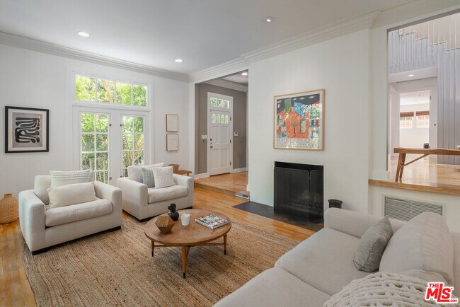 Building Photo - 1401 N Beverly Dr