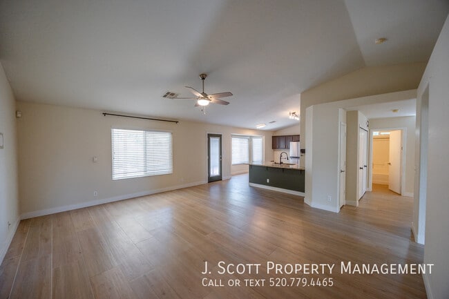 Building Photo - 2892 E Carla Vista Ct