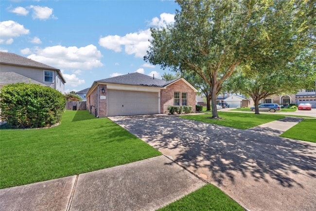 Building Photo - 18211 Doral Rock Ct