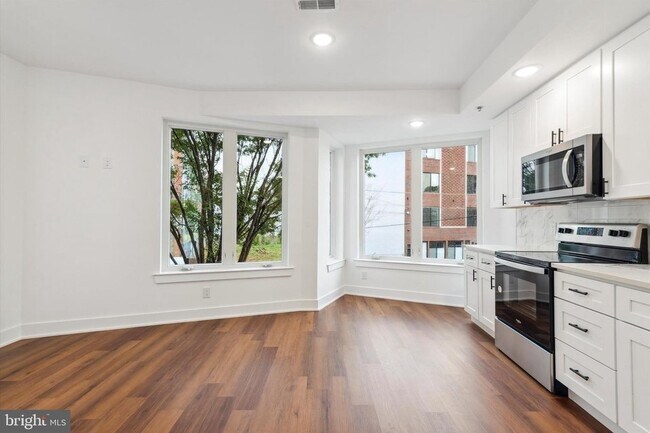 Foto del edificio - 2556 Frankford Ave