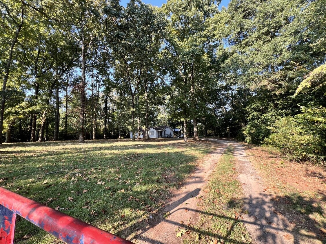 3 Bed | 2 Bath Single Family Home - 3 Bed | 2 Bath Single Family Home