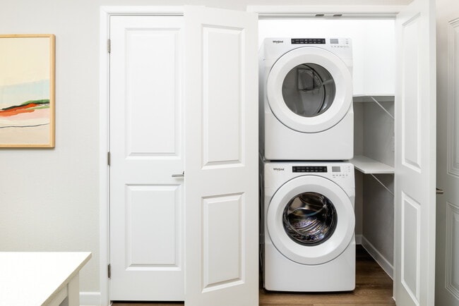 In-home washer and dryer - Avalon Tech Ridge