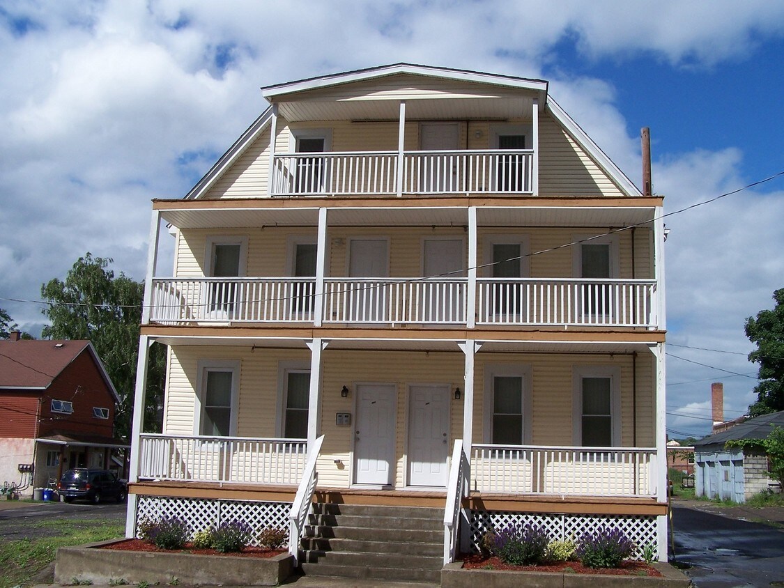 Front view - 521 E Gibson St