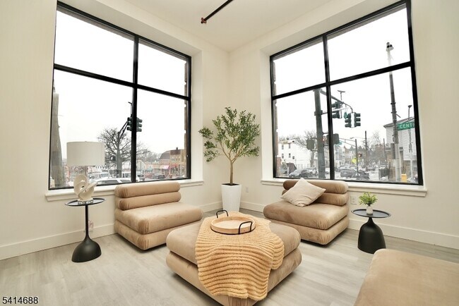 Foto del edificio - 536 Central Ave