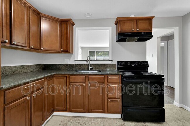 Foto del edificio - 1365 SE Cedar St