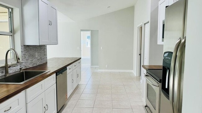 Foto del edificio - 12816 67th St N