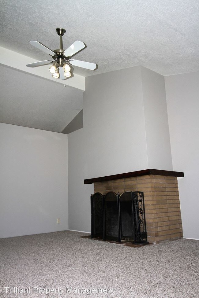 Foto del edificio - 6652-6658 Waconda Rd NE