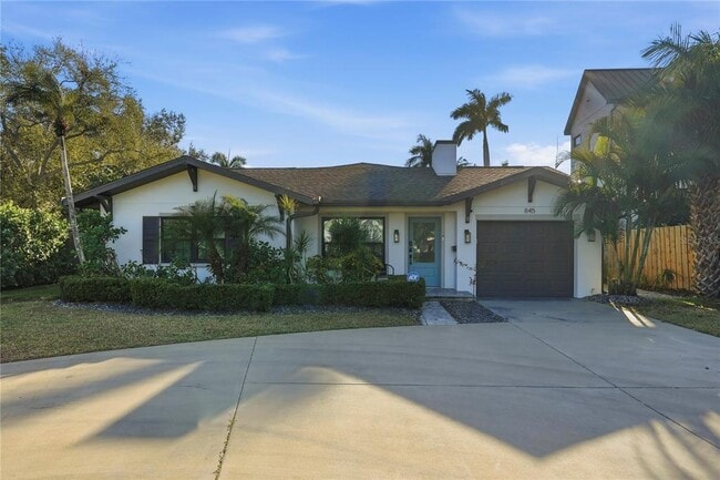 Foto del edificio - 845 Snell Isle Blvd NE