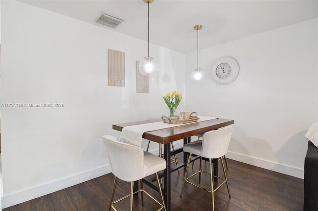 Foto del edificio - 9428 SW 51st Ct