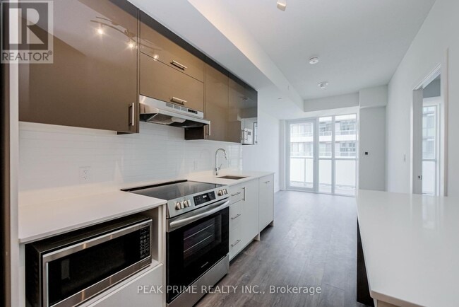 Photo du bâtiment - 188-1188 Fairview Mall Dr