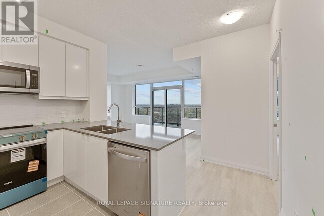 Building Photo - 3260 Sheppard Ave E