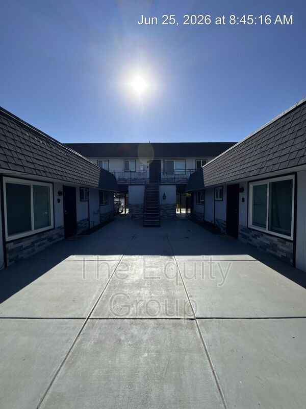 Building Photo - 510 N Encina St