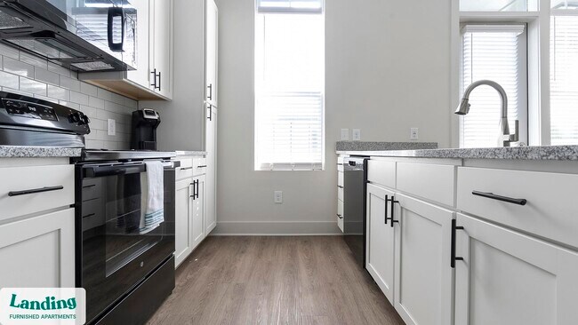 Building Photo - 404 W 26th St