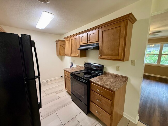 Building Photo - 2310 Fairfield Dr