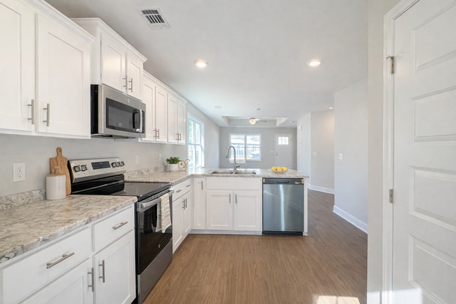 Building Photo - 113 Zetterower Rd