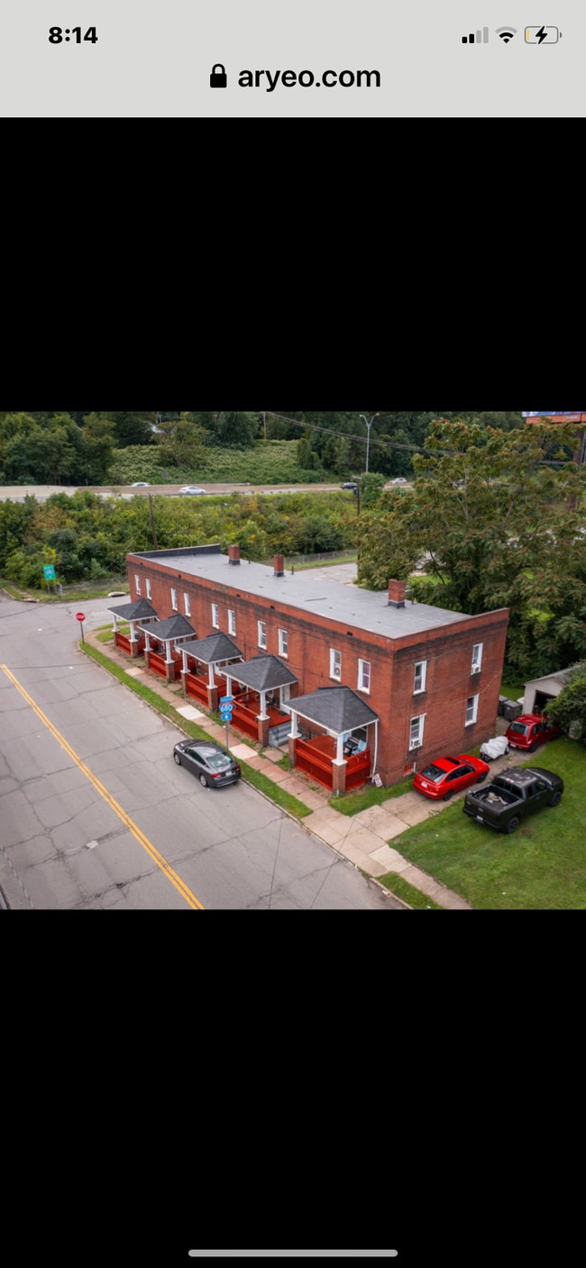 Building Photo - 26 Edwards St