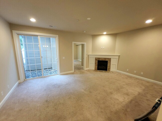 Foto del edificio - Springwood Meadows Townhome Apartments
