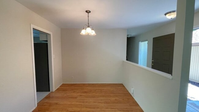 Building Photo - Walnut Creek! Highly desirable Countrywood...