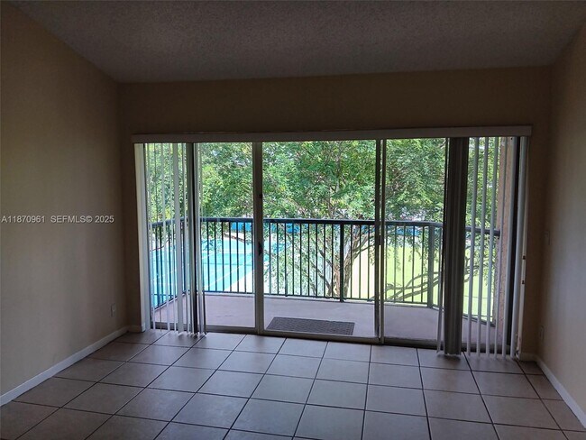 Foto del edificio - 8821 Wiles Rd