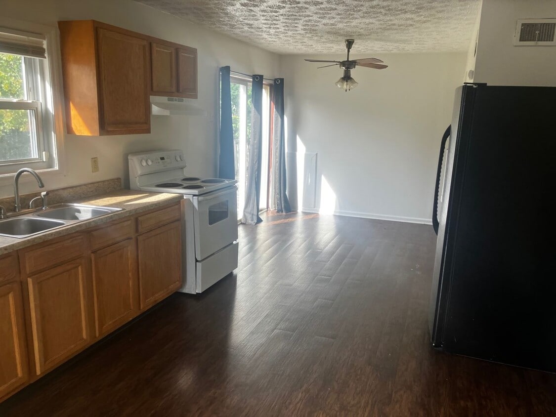 Primary Photo - ** 3 Bedroom Ranch in Meadowdale **