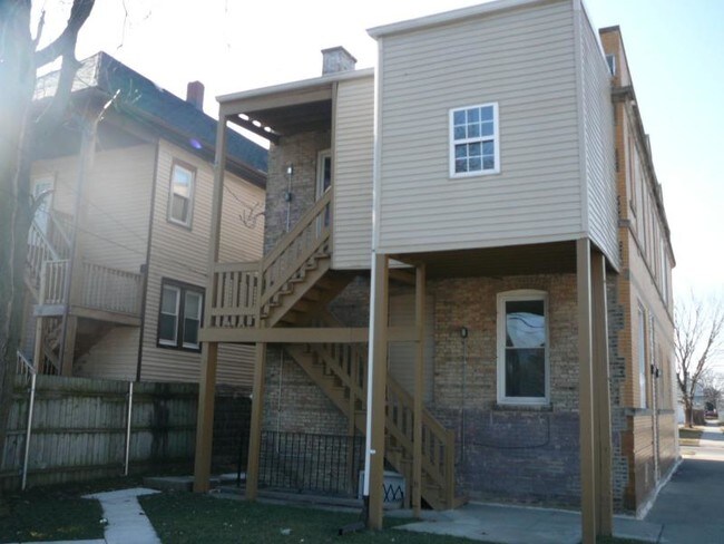 Building Photo - 401 S 13th Ave