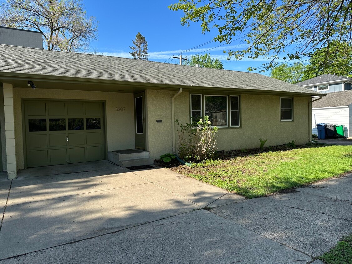 Foto principal - 3207 W 47th St