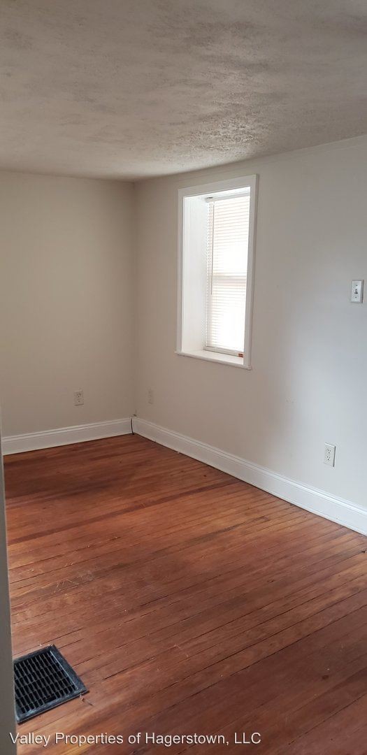 Foto del edificio - 2 br, 1 bath House - 149 E Main St