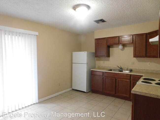 Building Photo - 1403 E Zimmerly St