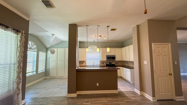 Building Photo - 7319 Mountain Valley Dr