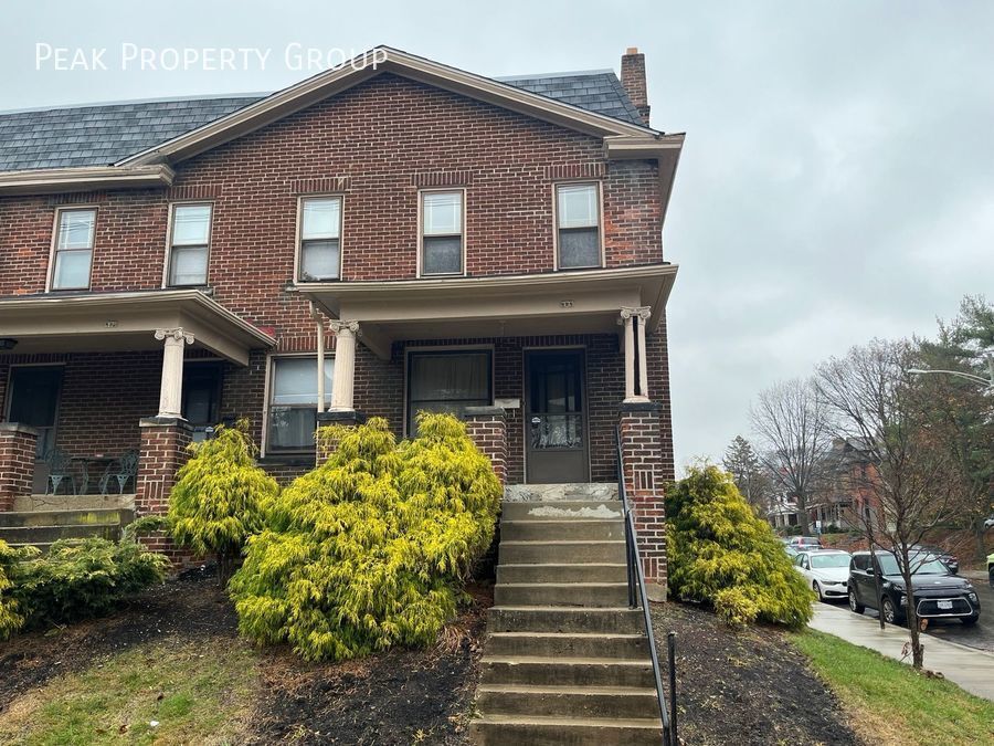 Primary Photo - Newly Renovated Townhome! One Month Rent F...