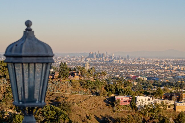 Foto del edificio - 1558 Tower Grove Dr