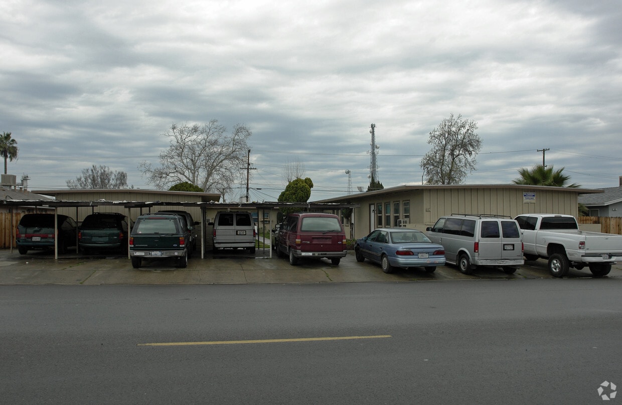 Primary Photo - 617 S G St