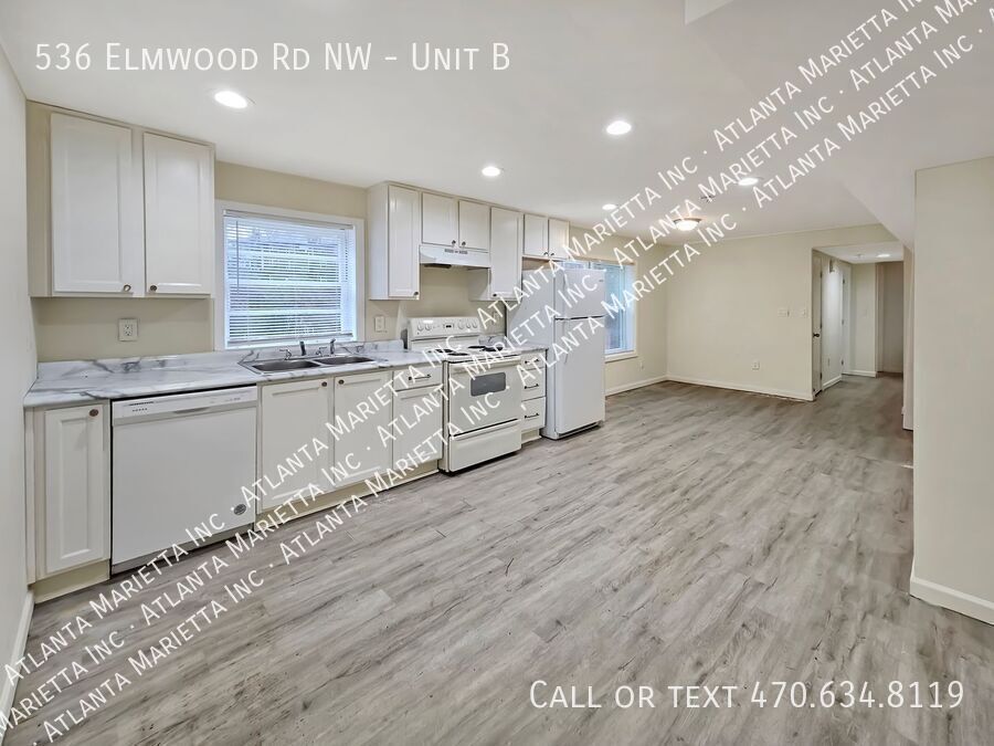 Primary Photo - 536 Elmwood Rd NW