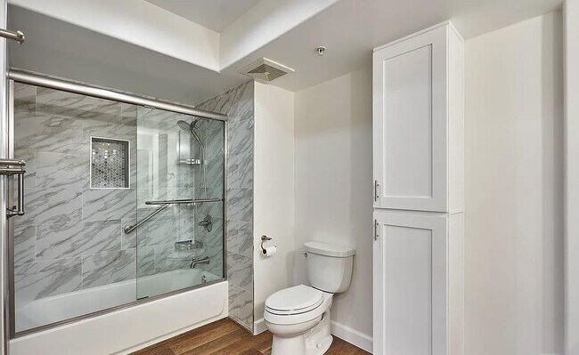 Foto del edificio - 1036 S Serrano Ave