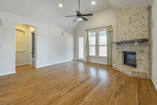 Building Photo - 5400 Grove Cove Dr