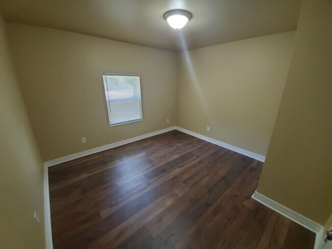 Foto del edificio - 4247 Rightway Ave