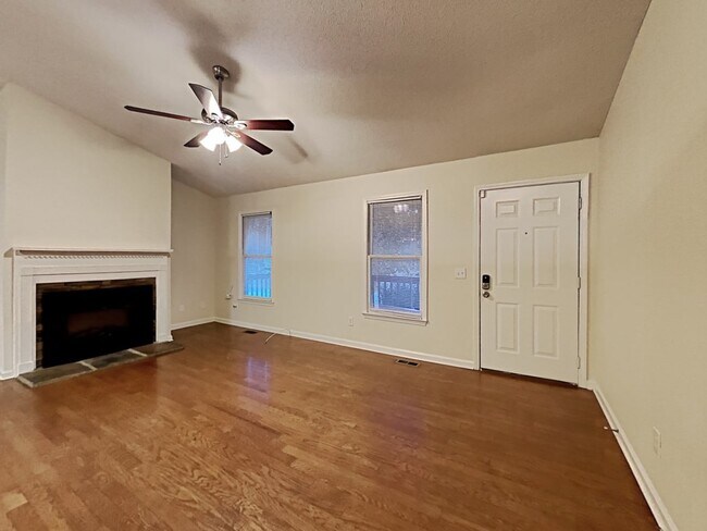 Building Photo - 21 Graystone Dr