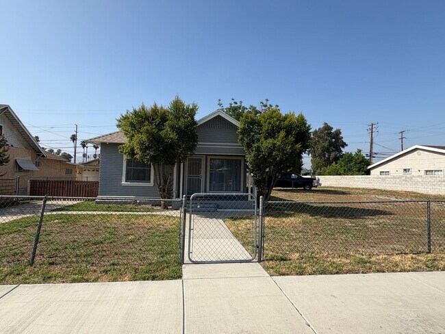 Foto del edificio - Gorgeous 4 bedroom with HUGE Lot in Colton...