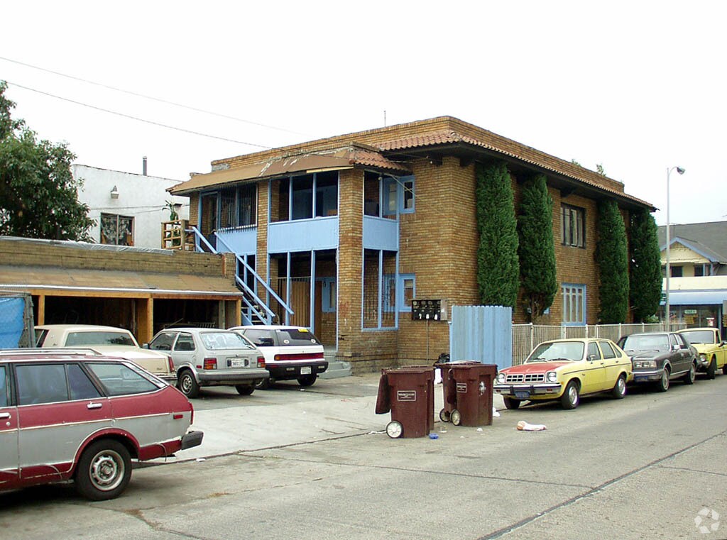 Alternate view - 601 S Main St