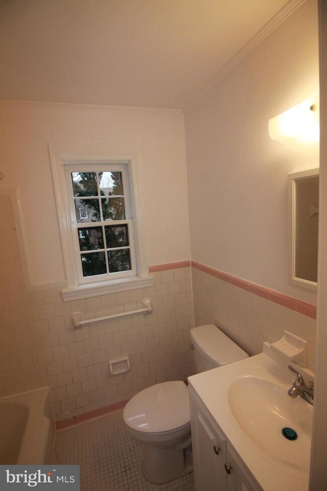Building Photo - 2102 Suitland Terrace SE